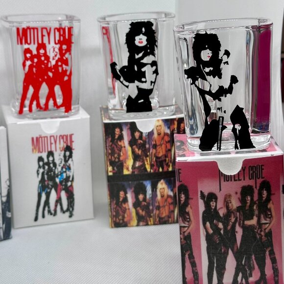 Motley Crue Shot Glass Set of 5 w/ Matching Boxes - Picture 2 of 3
